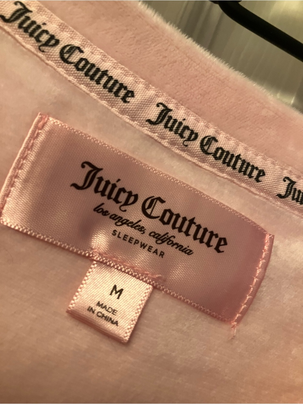 Juicy Couture Velour light pink pajama set with rhinestone logo - Picture 2 of 8